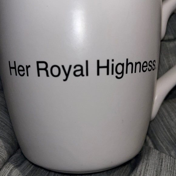 🐇 “Her Royal Highness” on the outside of cup. Inside cup “That’s All. - Picture 5 of 9